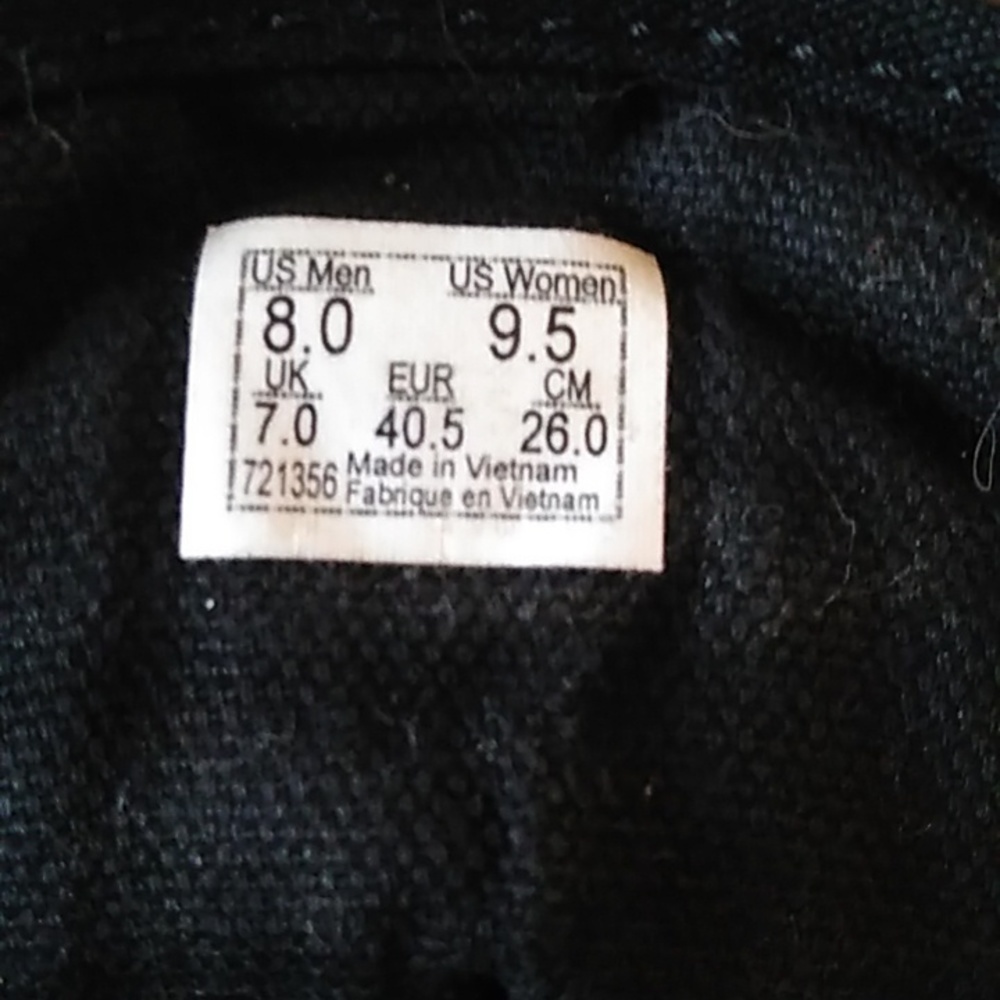 Vans - Picture 2 of 5